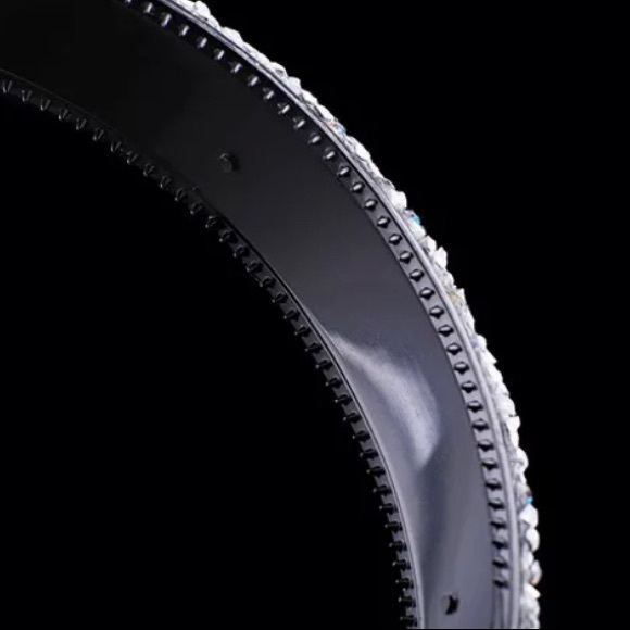 2X$30FROM NEWYORK TO PARIS IT’S ON EVERYONE HEAD - Picture 6 of 8